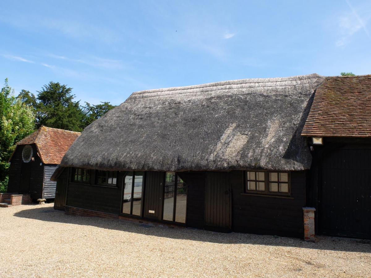 The Thatched Barn Thame Bagian luar foto